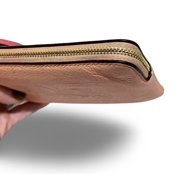 Coach Faded Blush Pebble Leather Corner Zip Wristlet w/ Horse & Carriage - Picture 5 of 10